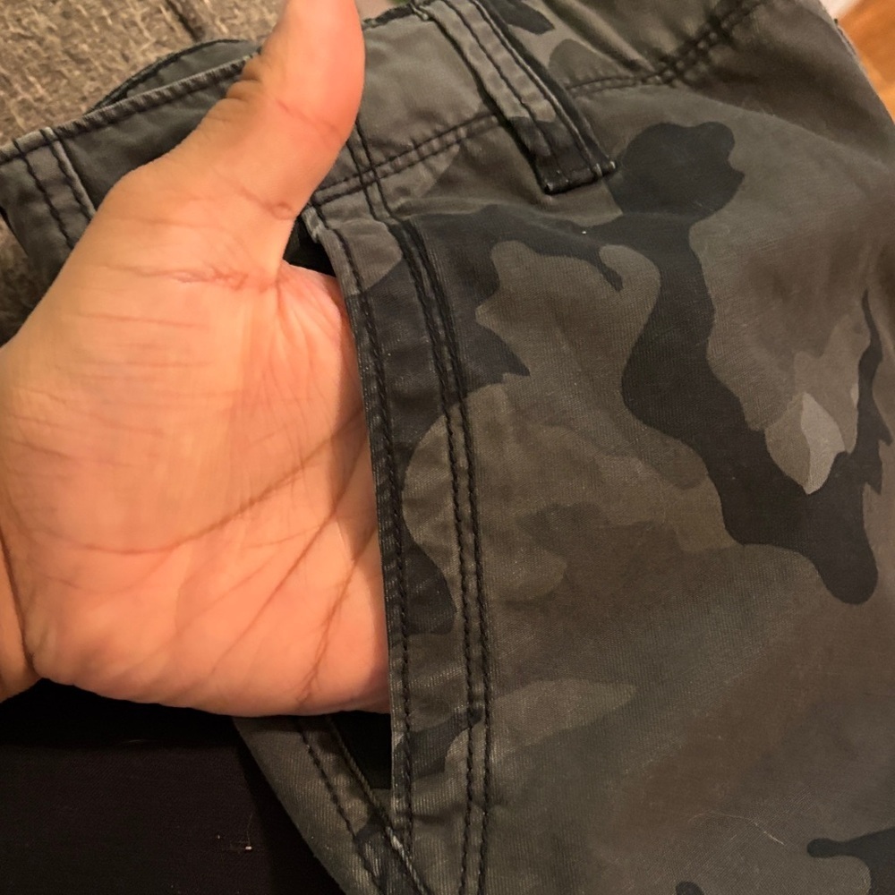 Arizona Jean Company Men's Cargo Shorts - Black and Gray Camo (AB2) - Picture 5 of 7